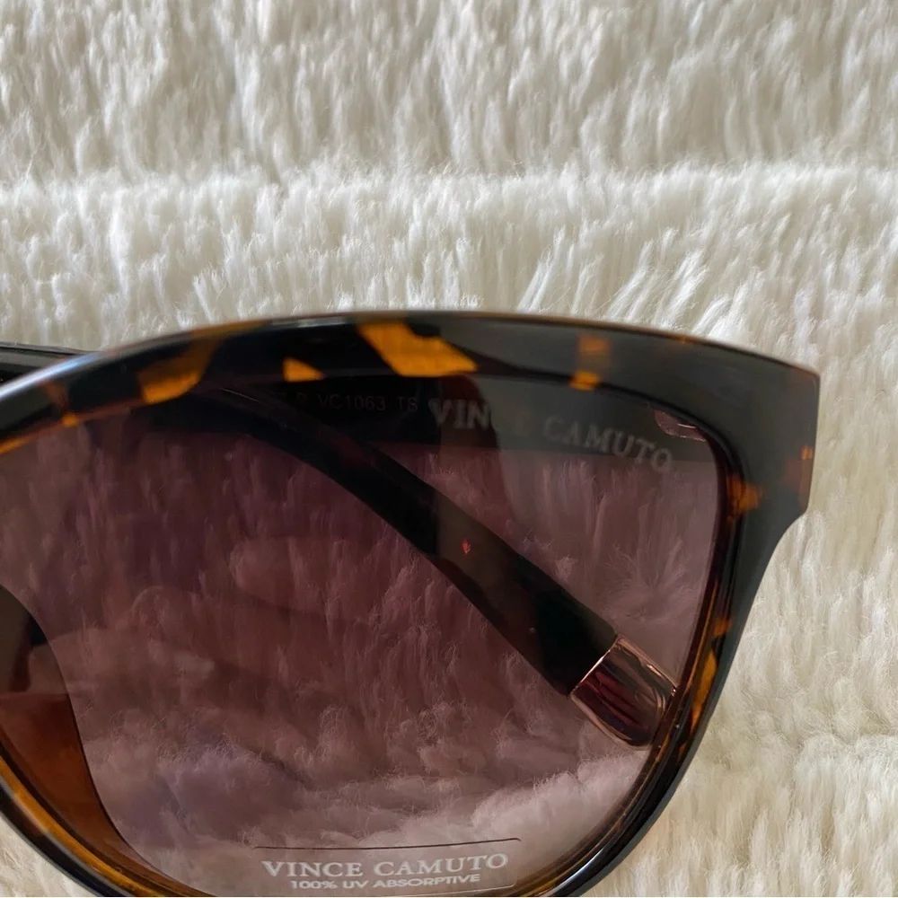 Vince Camuto Leopard Cat Eye Sunglasses New